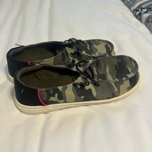 Arizona Jean Company | Slide On Camoflage Print Women’s Shoes Size 6